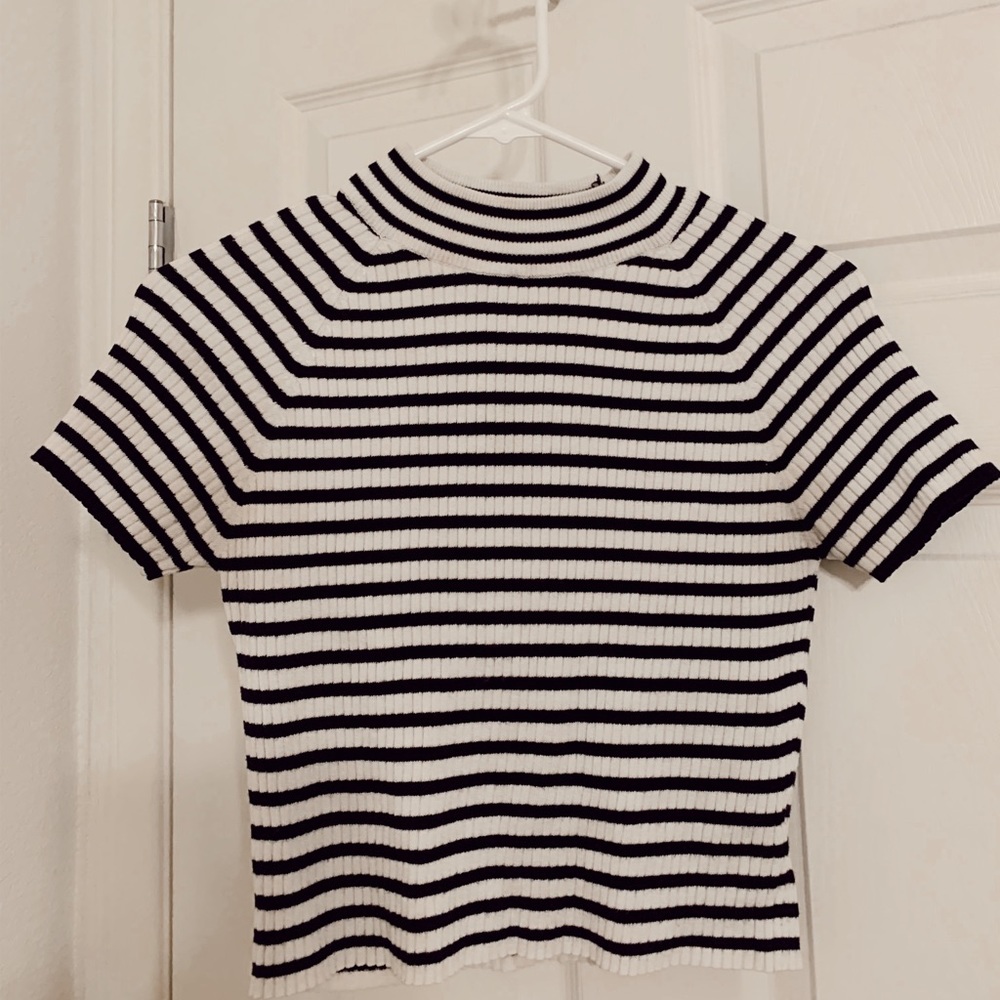 Striped high neck kendall & kylie crop top